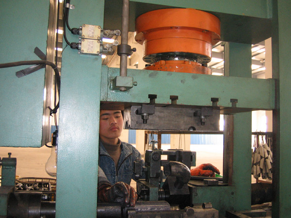 彎頭推制機(jī)